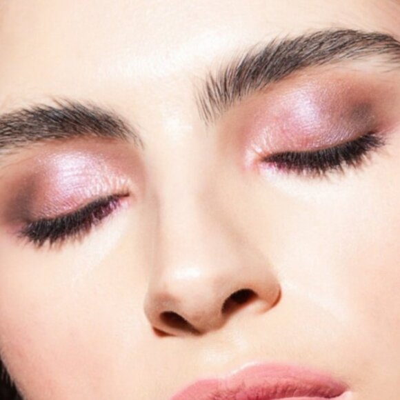 ĀTHR Beauty Manifest Crystal Eyeshadow Palette - Picture 8 of 13